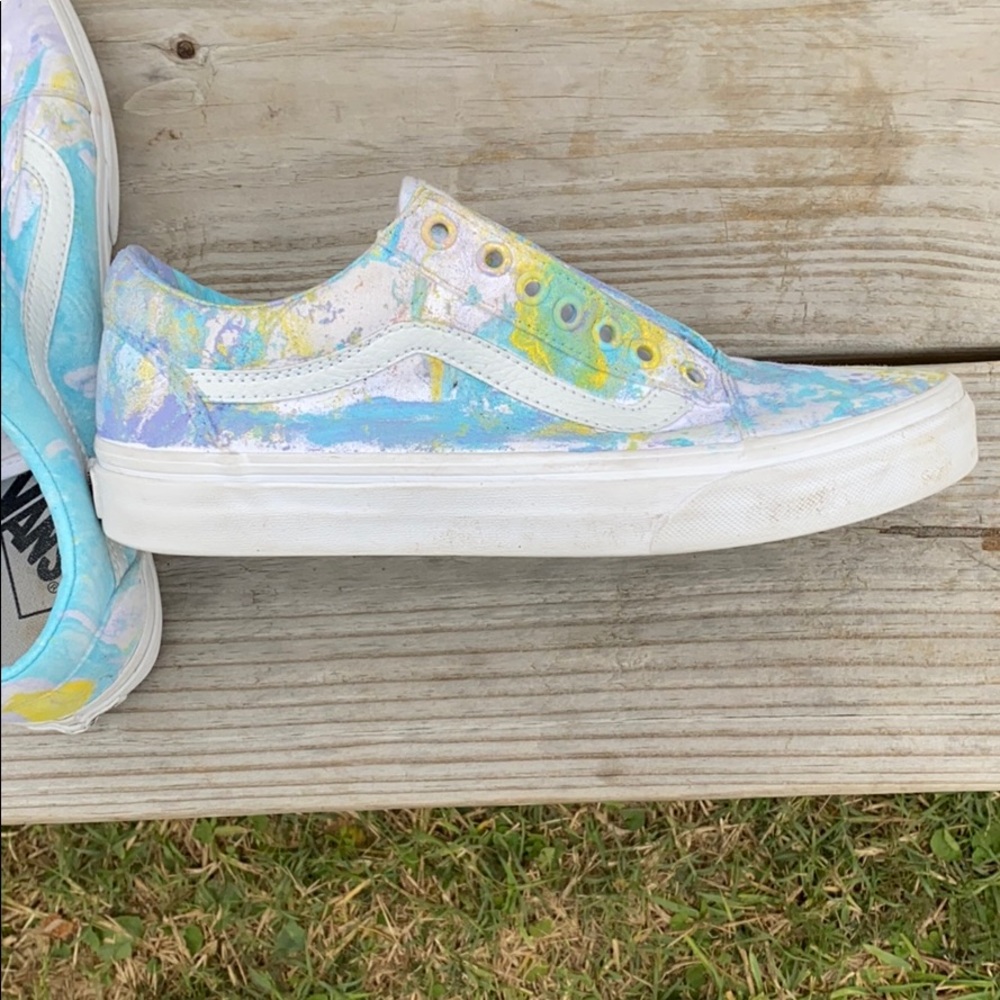 Vans - Picture 5 of 8